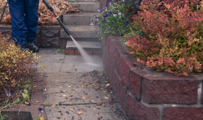 Gutter Cleaning With Pressure Washing in Atascadero